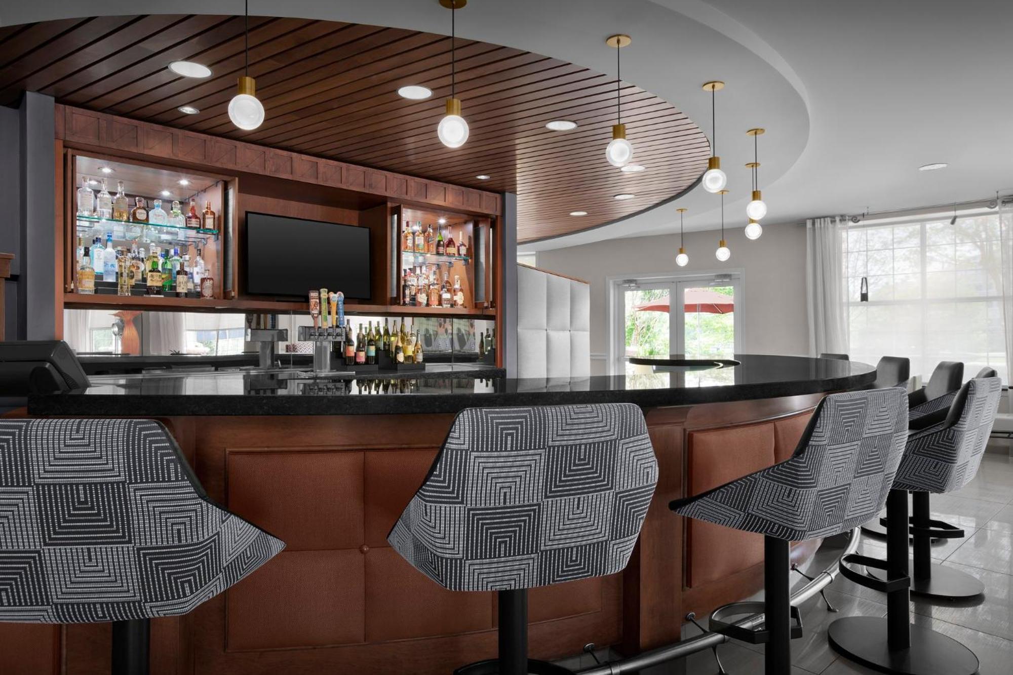 Hotel Indigo Jacksonville-deerwood Park By Ihg 3*