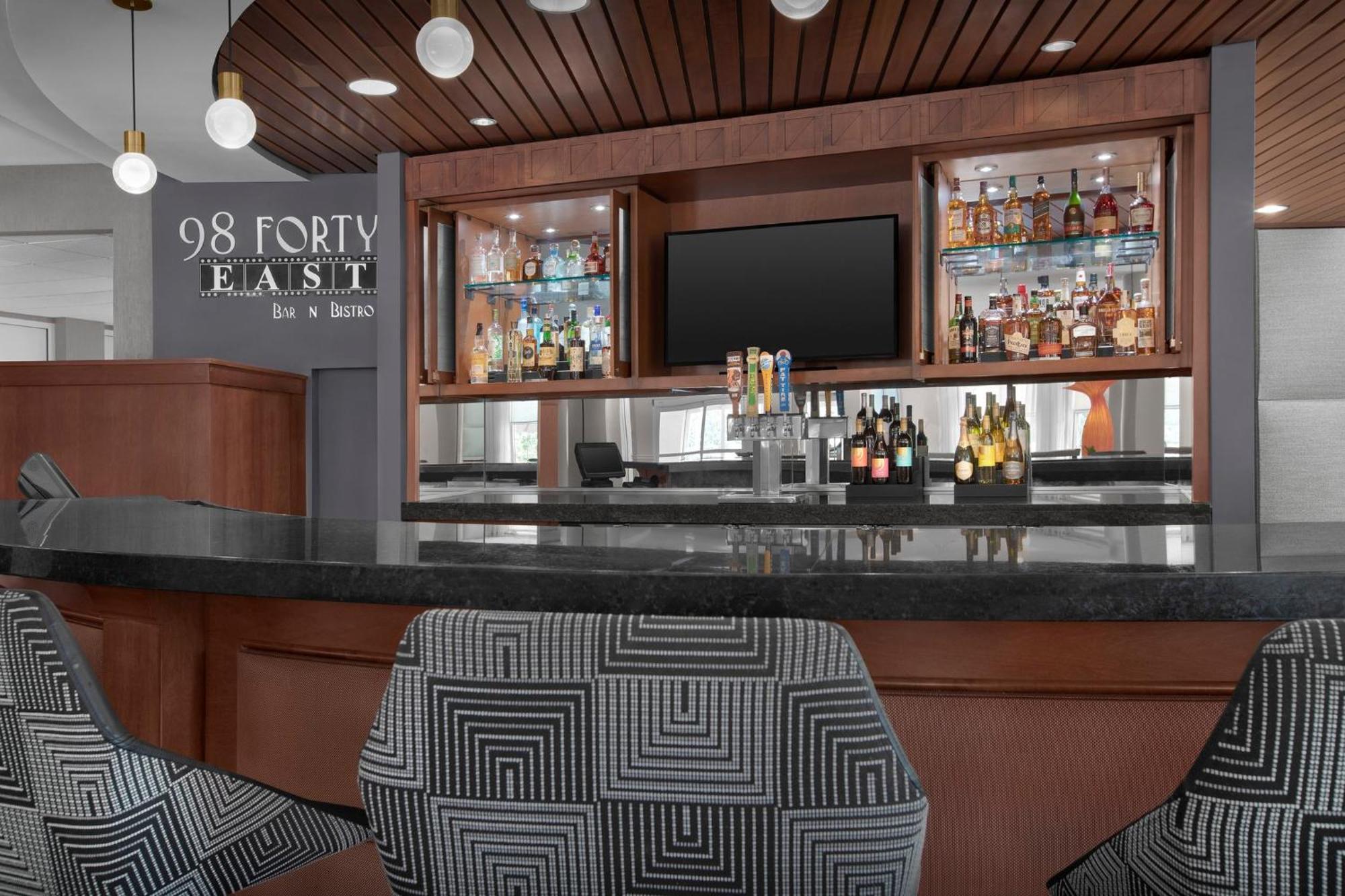 Indigo Jacksonville-deerwood Park By Ihg 3* Jacksonville