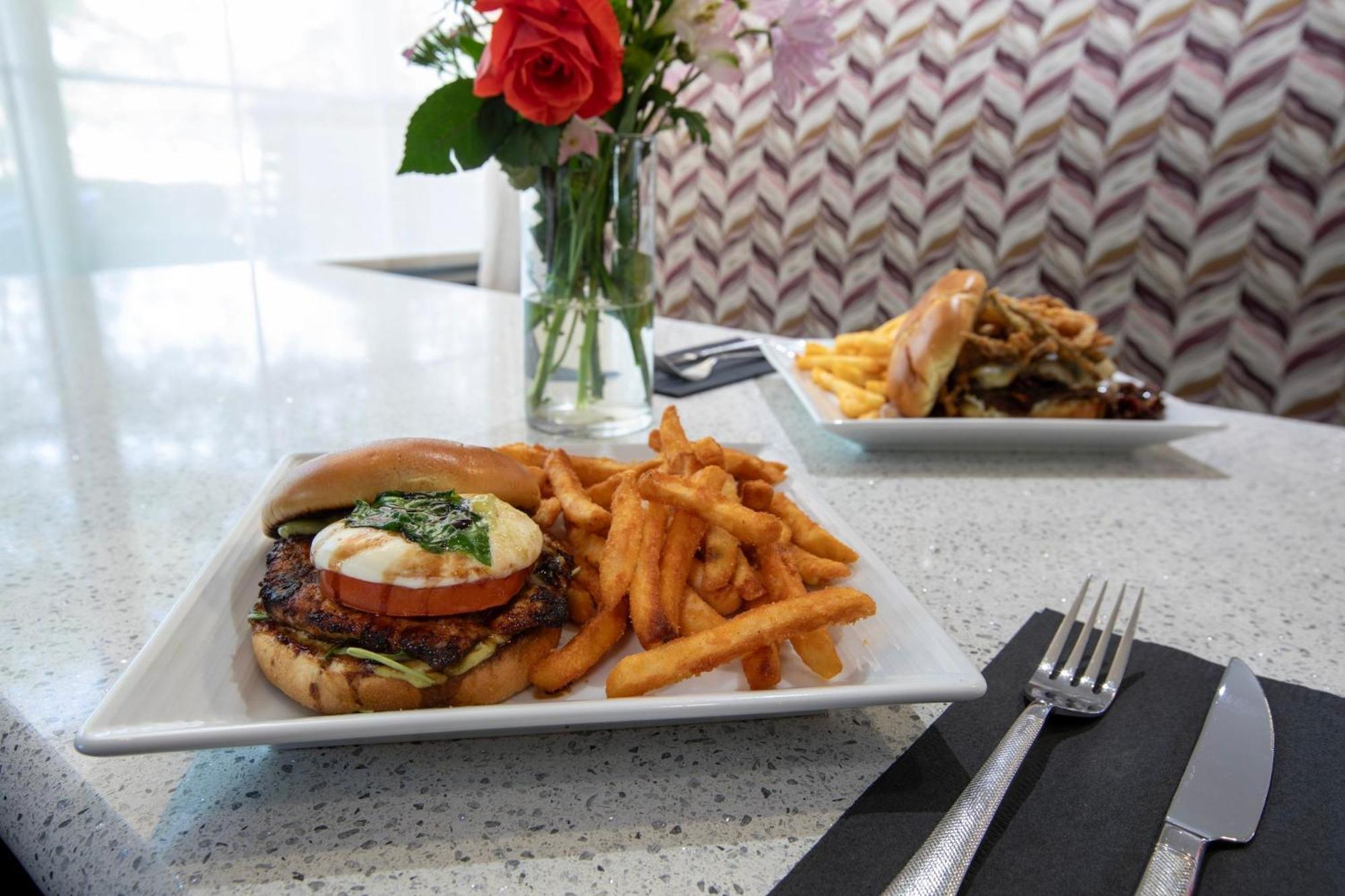 Hotel Indigo Jacksonville-deerwood Park By Ihg Jacksonville