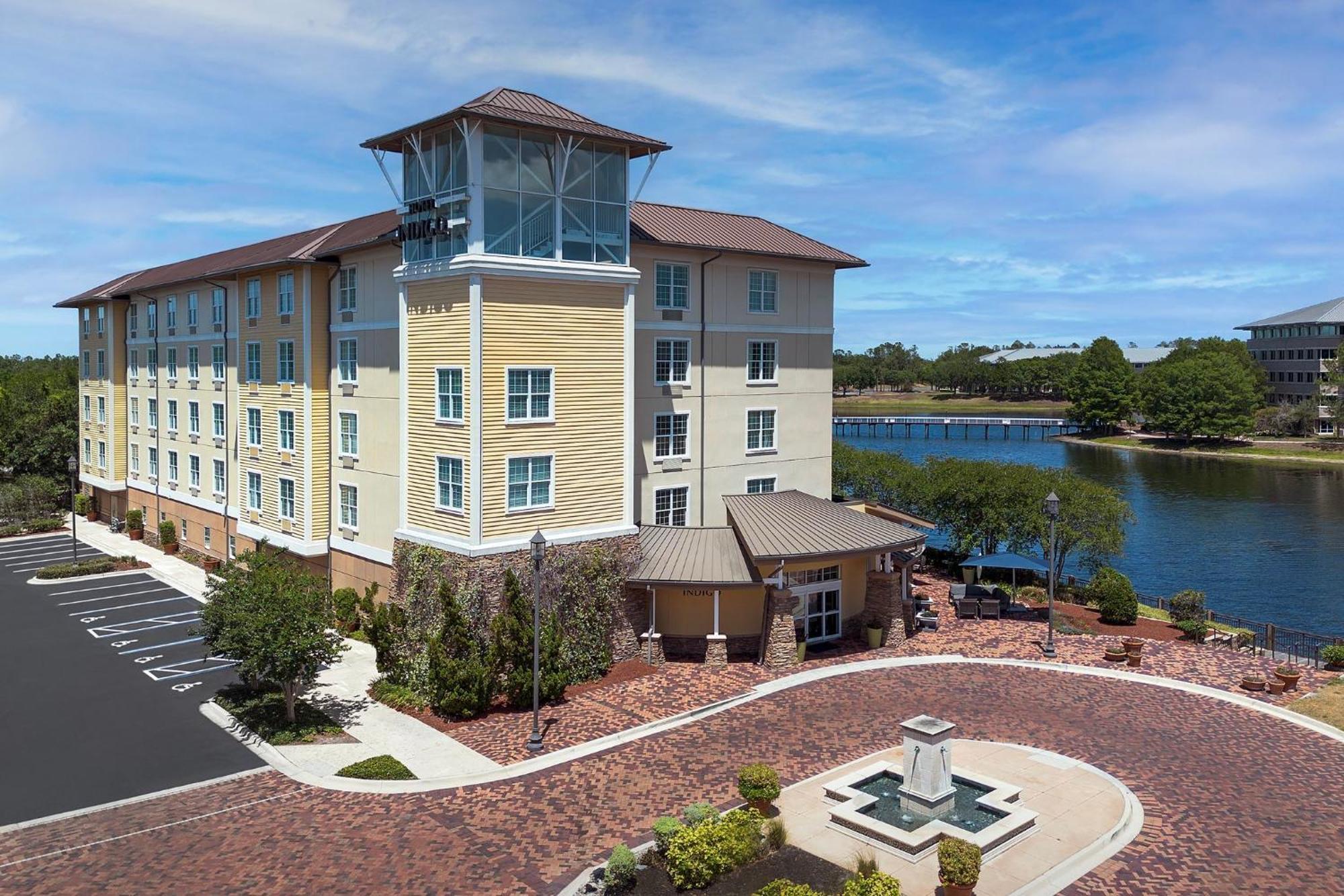 Indigo Jacksonville-deerwood Park By Ihg Hotel 3*