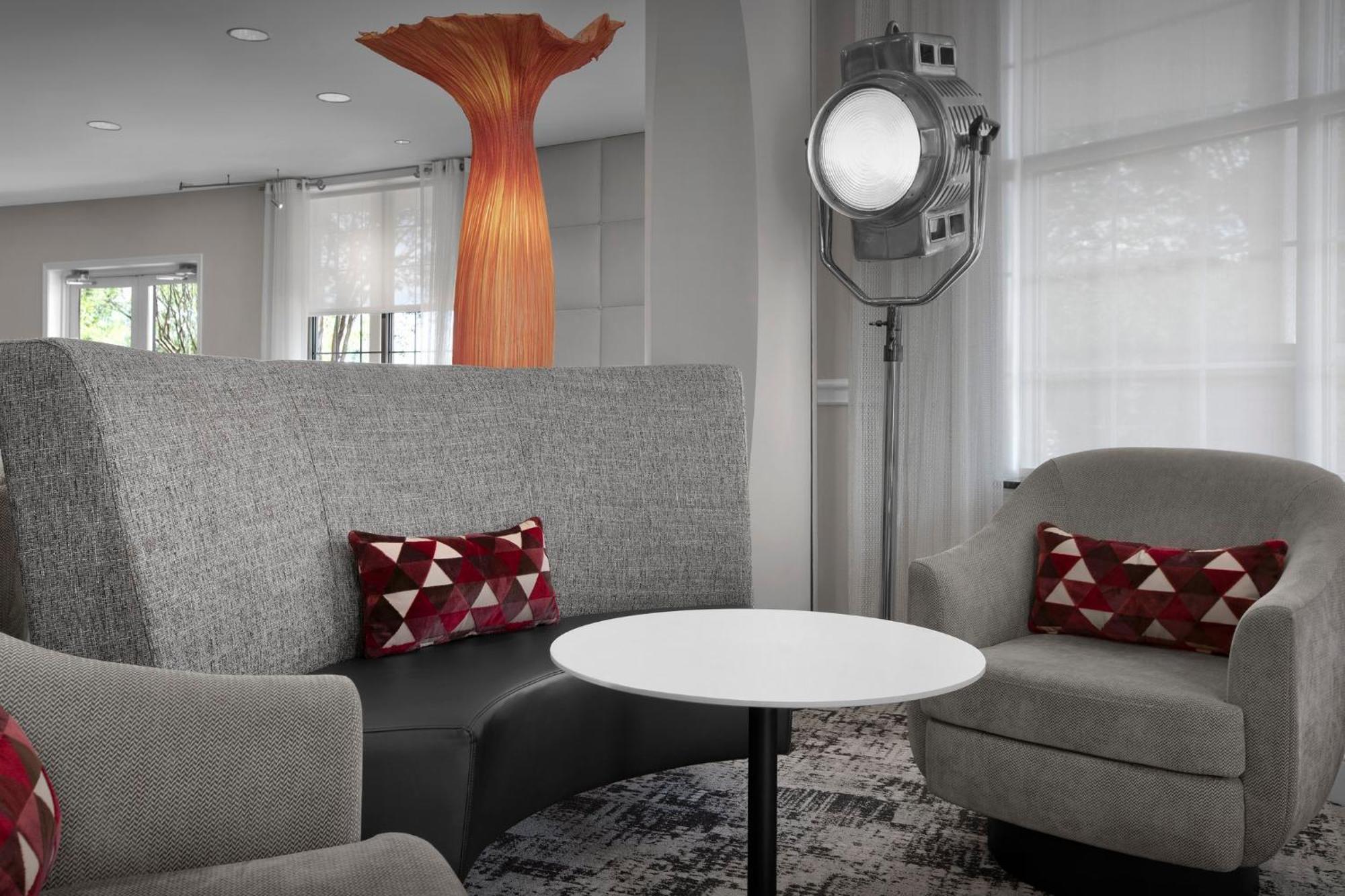 Hotel Indigo Jacksonville-deerwood Park By Ihg 3*